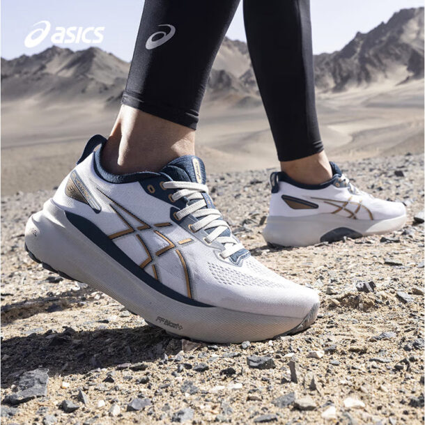 Asics Gel-Kayano 31 Branco com Azul Marinho e Dourado - Image 8