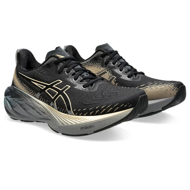 Asics NovaBlast™ 4 Platinum Preto Dourado - Image 3