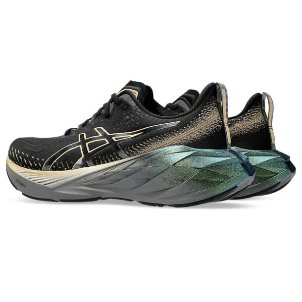 Asics NovaBlast™ 4 Platinum Preto Dourado - Image 4