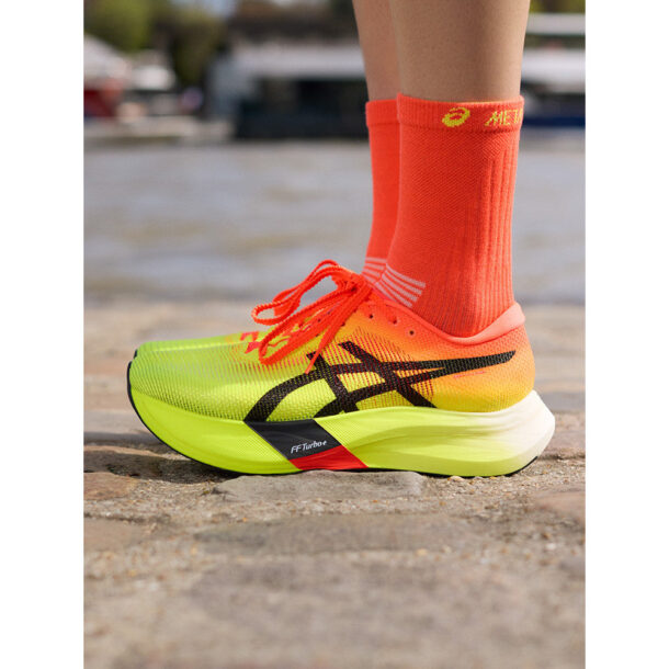 Asics Metaspeed Sky Paris Amarelo/Preto - Image 4