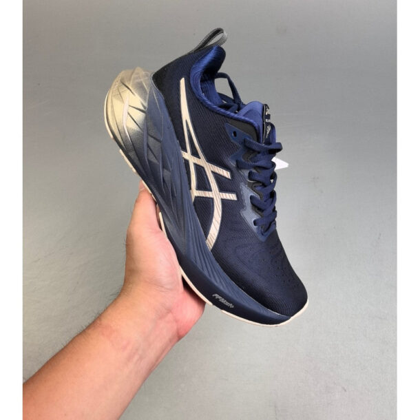 Asics NovaBlast™ 4 Platinum Azul Marinho Dourado - Image 8