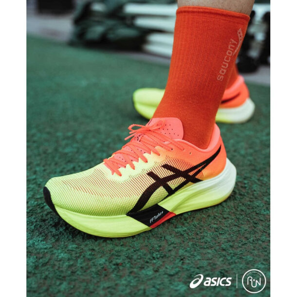 Asics Metaspeed Sky Paris Amarelo/Preto - Image 6