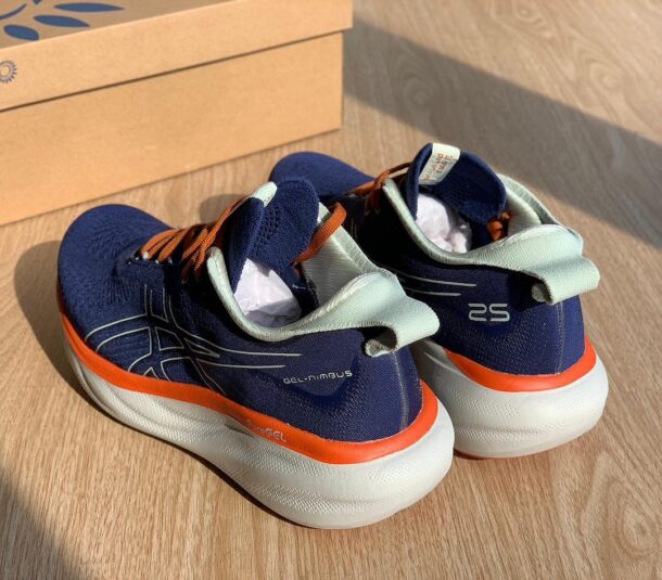 Asics Gel - Nimbus™ 25 Azul Marinho com Laranja e Branco - Image 8