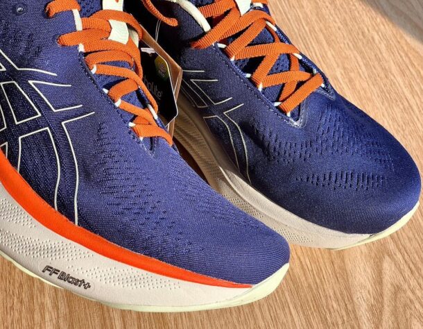 Asics Gel - Nimbus™ 25 Azul Marinho com Laranja e Branco - Image 9
