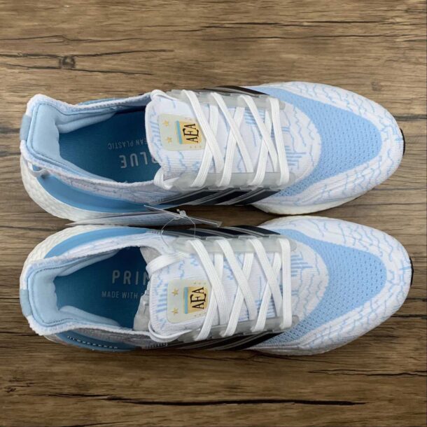 Adidas Ultraboost Light 21 Argentina Edição Especial - Image 4