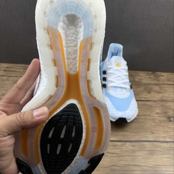 Adidas Ultraboost Light 21 Argentina Edição Especial - Image 6