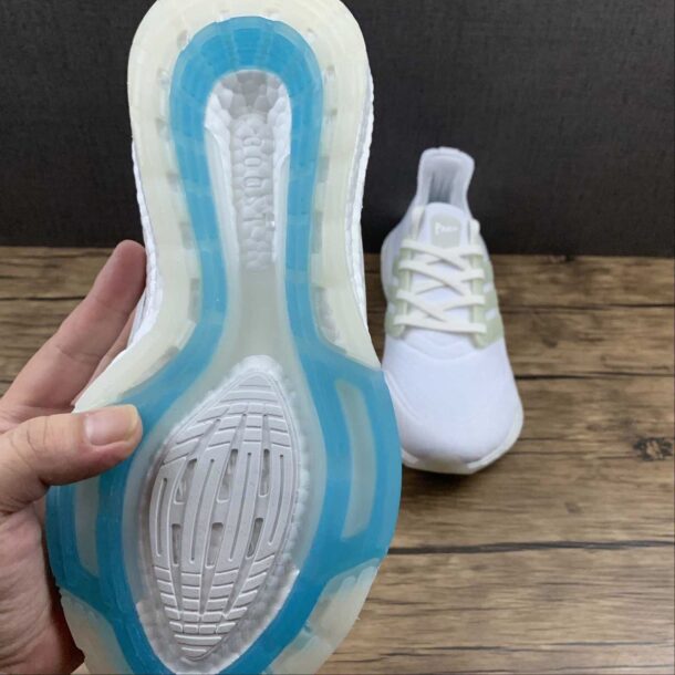 Adidas Ultraboost Light 21 Argentina Edição Especial - Image 7