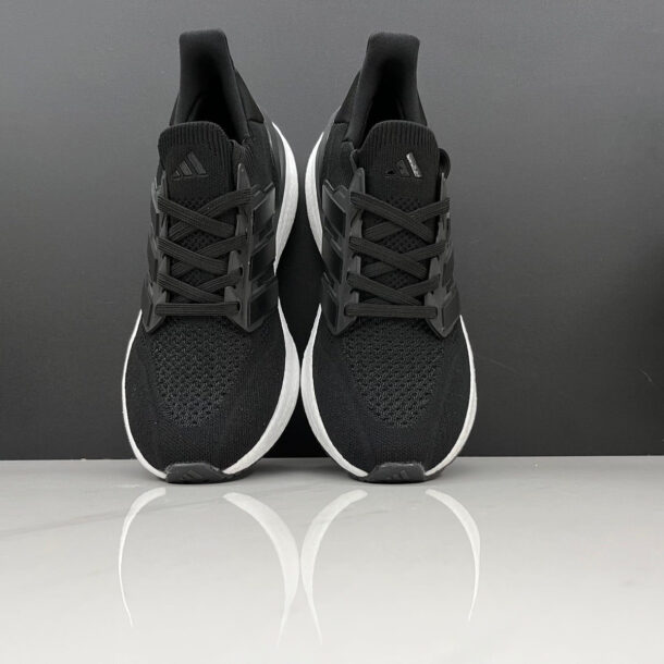 Adidas Ultraboost 5 Preto Branco - Image 4