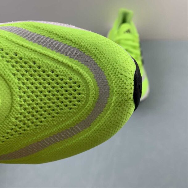 Adidas Ultraboost Light 23 Verde - Image 4