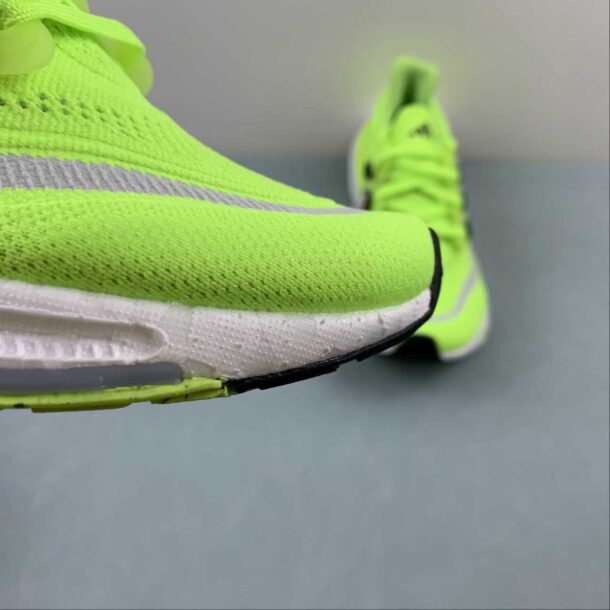 Adidas Ultraboost Light 23 Verde - Image 6