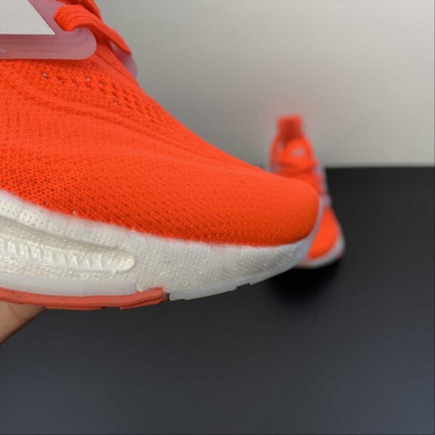 Adidas Ultraboost Light 23 Vermelho com Branco - Image 6