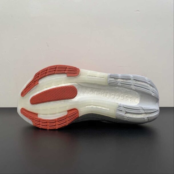 Adidas Ultraboost Light 23 Vermelho com Branco - Image 10