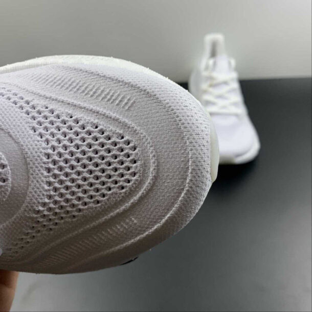 Adidas Ultraboost Light 23 Branco - Image 7