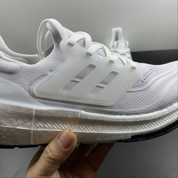 Adidas Ultraboost Light 23 Branco - Image 4