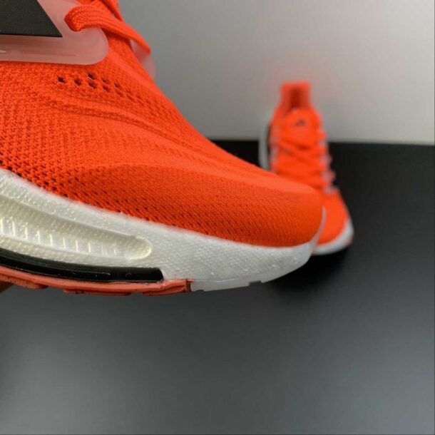 Adidas Ultraboost Light 23 Vermelho com Preto - Image 6