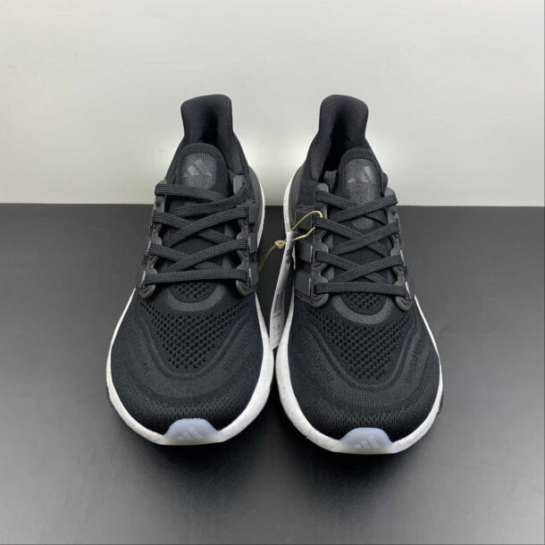 Adidas Ultraboost Light 23 Preto e Branco - Image 10