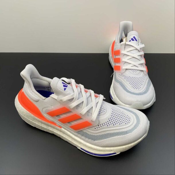 Adidas Ultraboost Light 23 Cinza com Laranja - Image 2